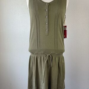 NWT Tape Measure Women’s Dress Size M